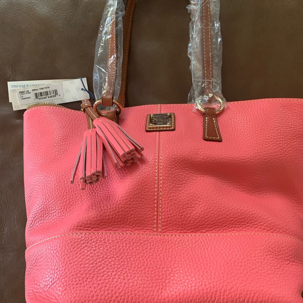 Dooney and Bourke small Tobi tote in light pink